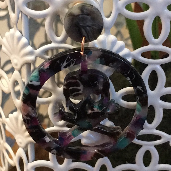 Pirate Skull and Crossbones Acrylic Resin Earrings - Picture 5 of 6